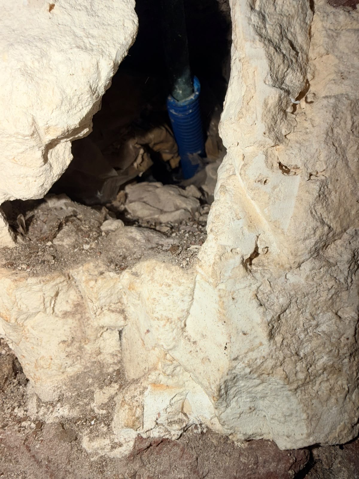 Cavité autour d’une gaine