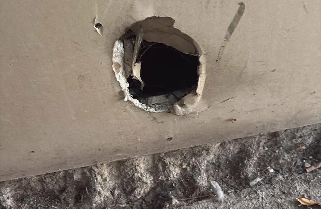 Orifice circulaire dans un mur : point d'entrée potentiel à contrôler